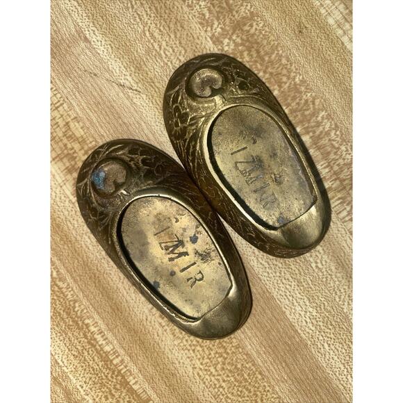 Vintage Set Of 2 Matching Brass Shoe Ashtray Incense Burner Ornate - Picture 4 of 6